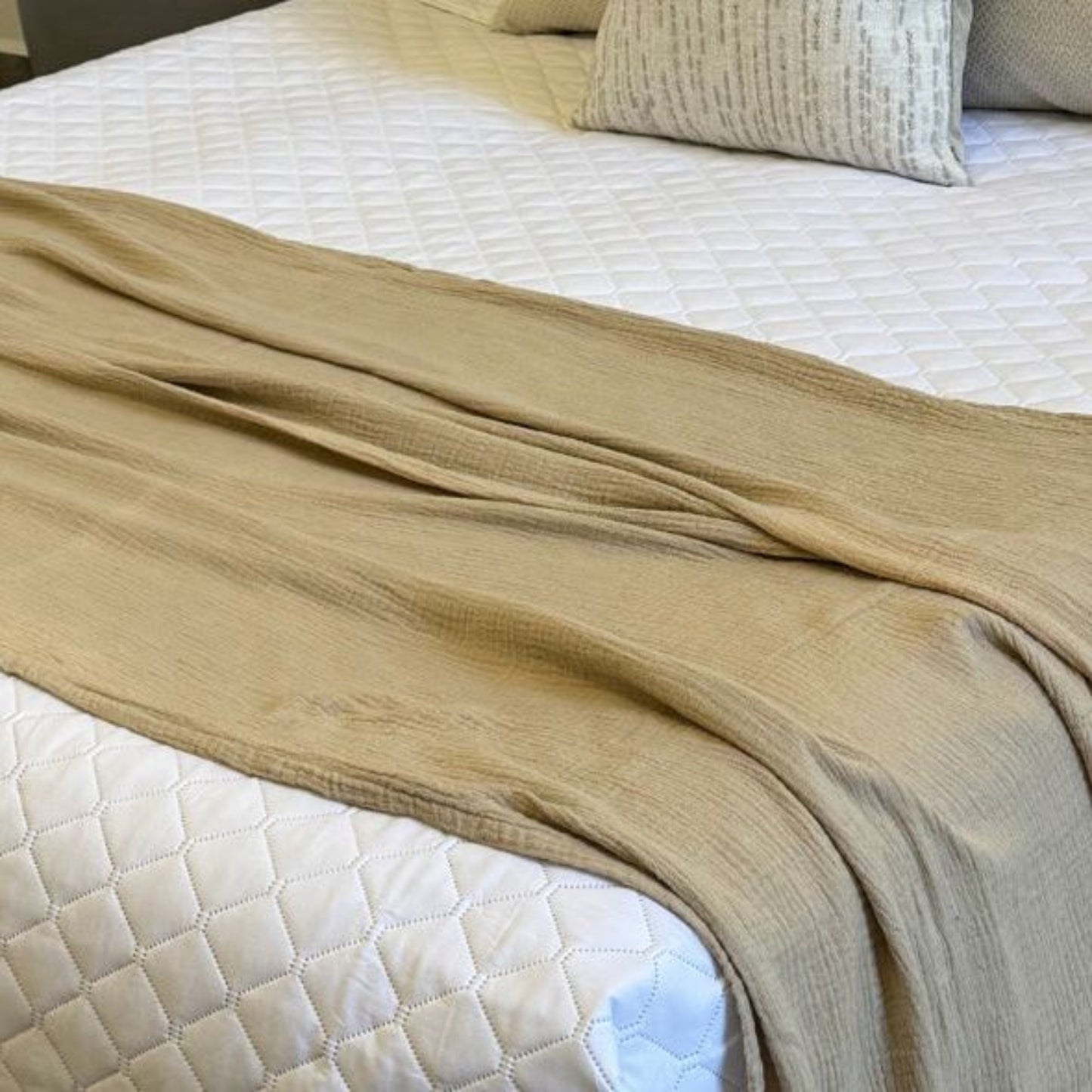 Decoravita | Bamilina Blanket | Camel