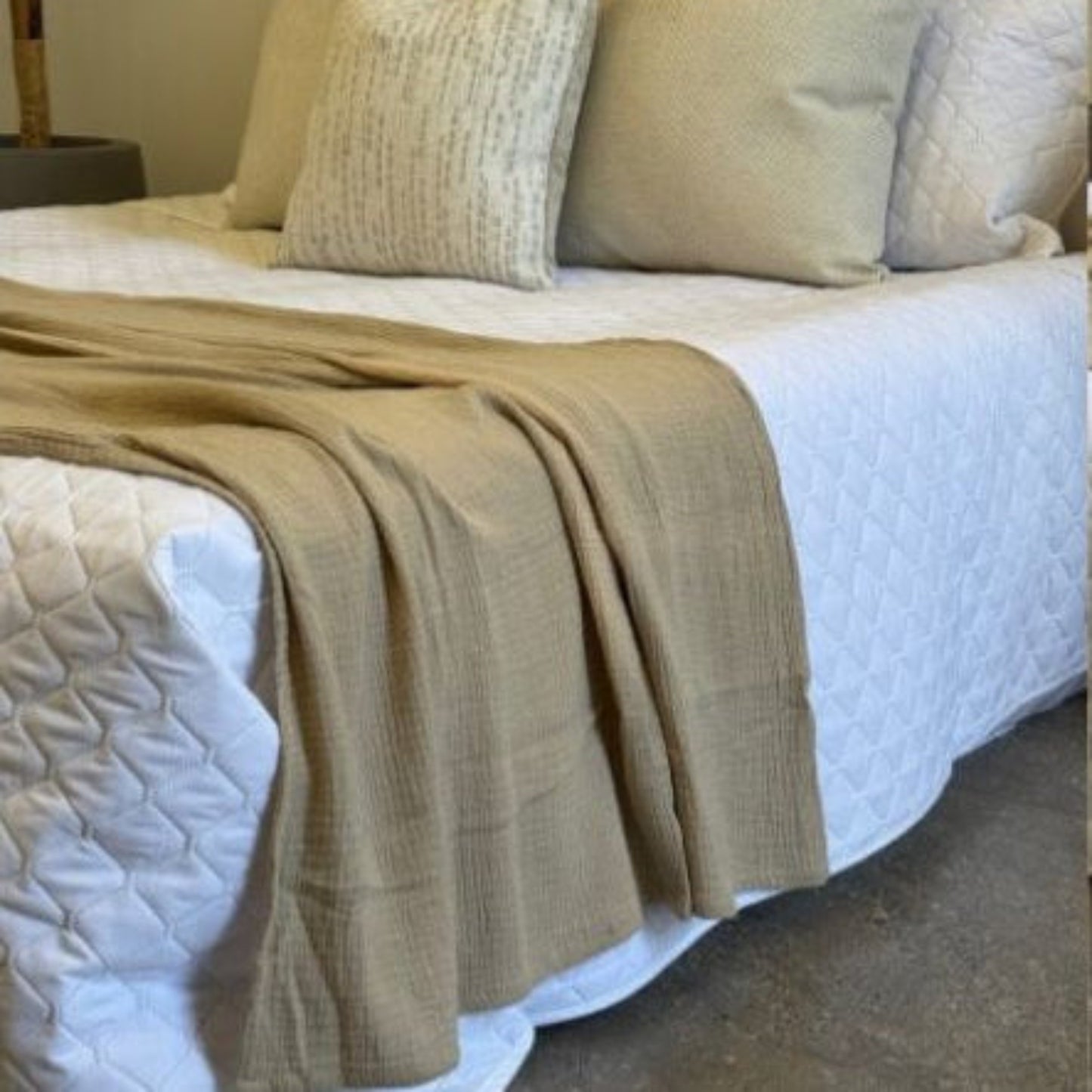 Decoravita | Bamilina Blanket | Camel