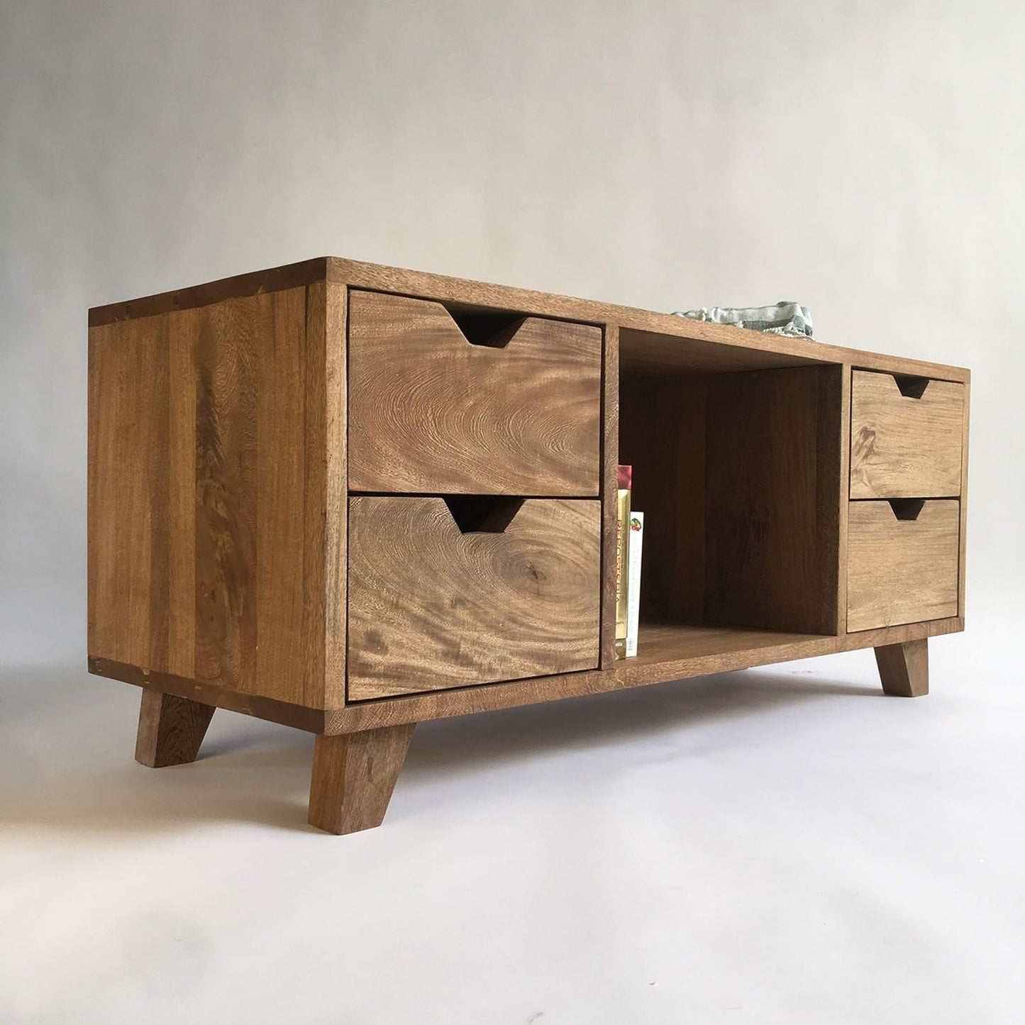 Brossard | Dresser / TV Stand with 4 Drawers | Rosamorada Wood