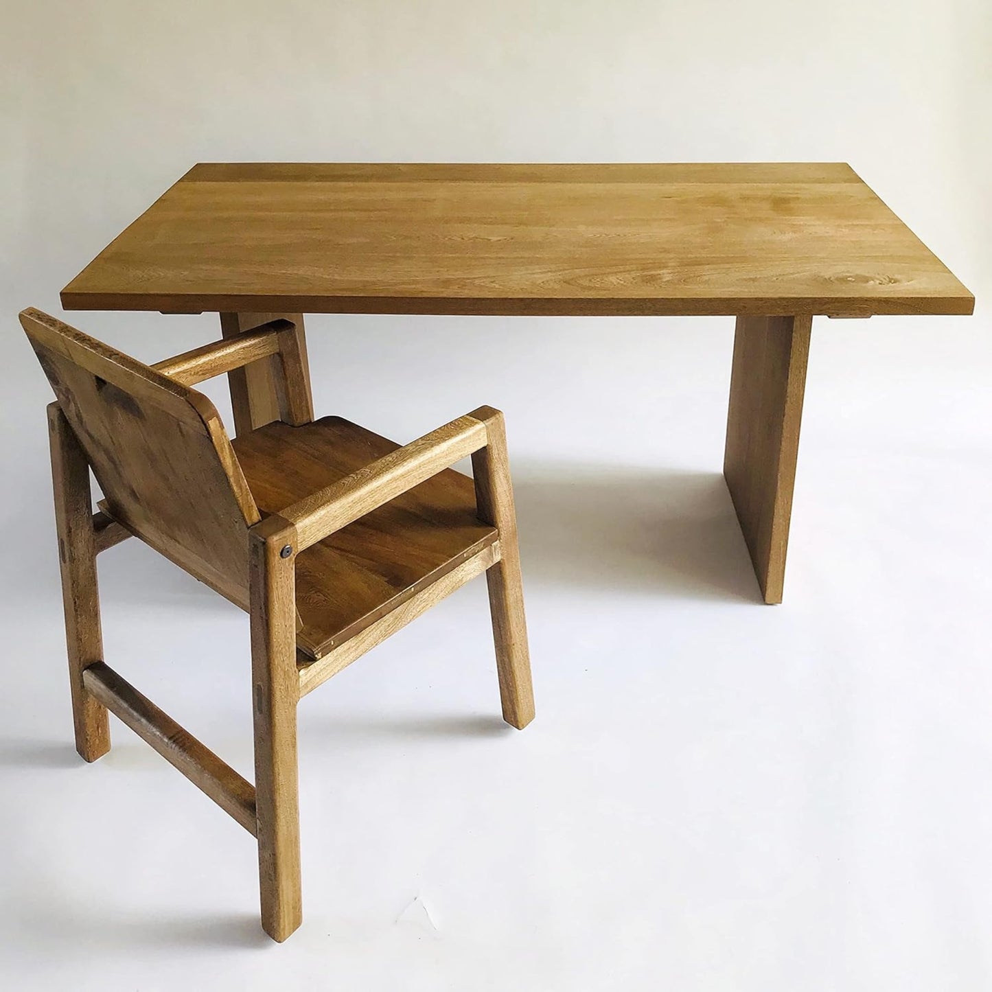Brossard | Wooden Chair – Model BR1 with Armrests | Natural Finish