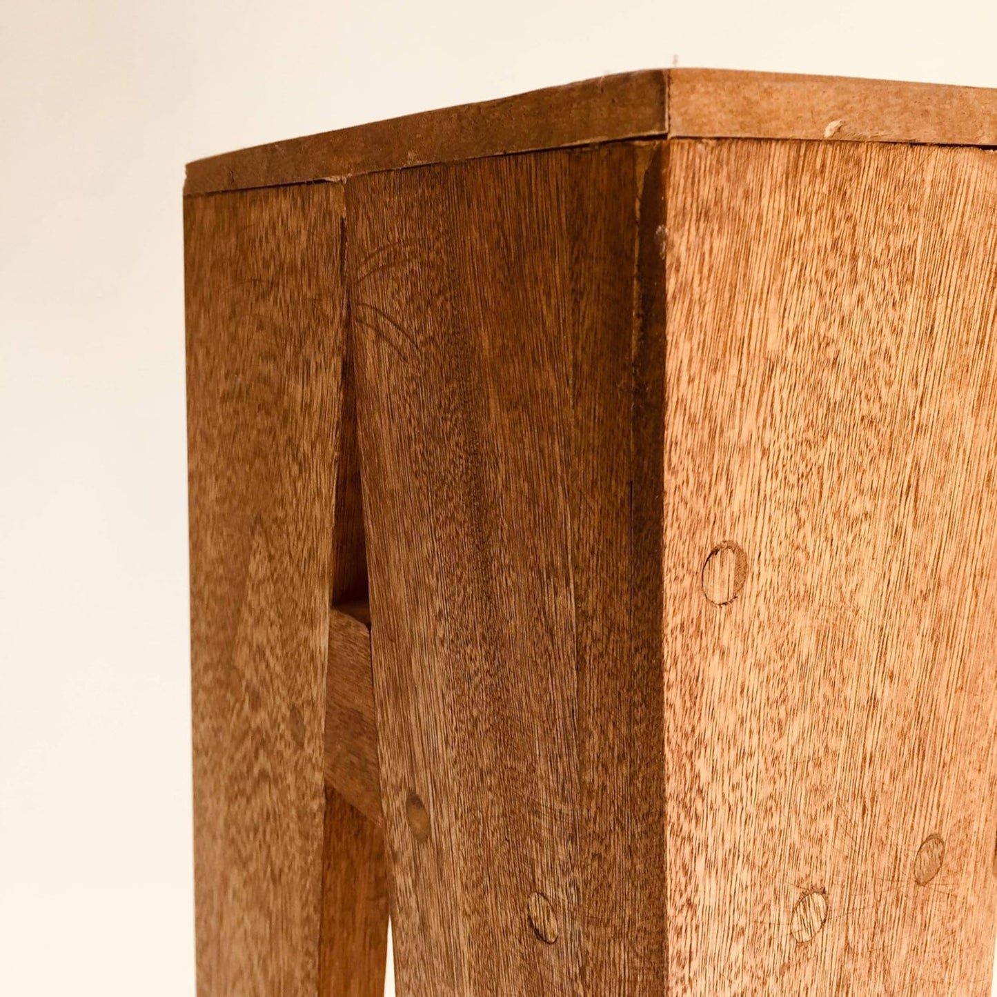 Brossard | Corner Bookshelf, 4 Shelves | Natural