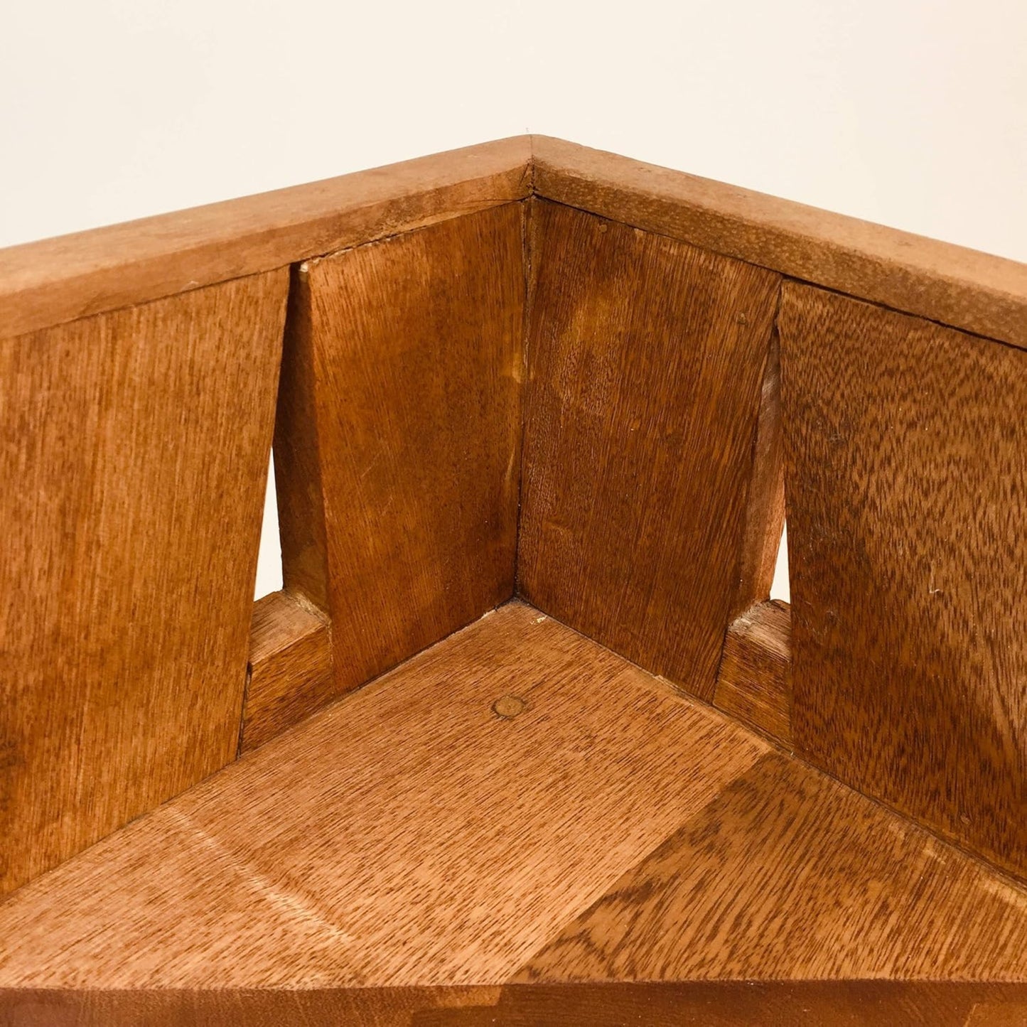 Brossard | Corner Bookshelf, 4 Shelves | Natural