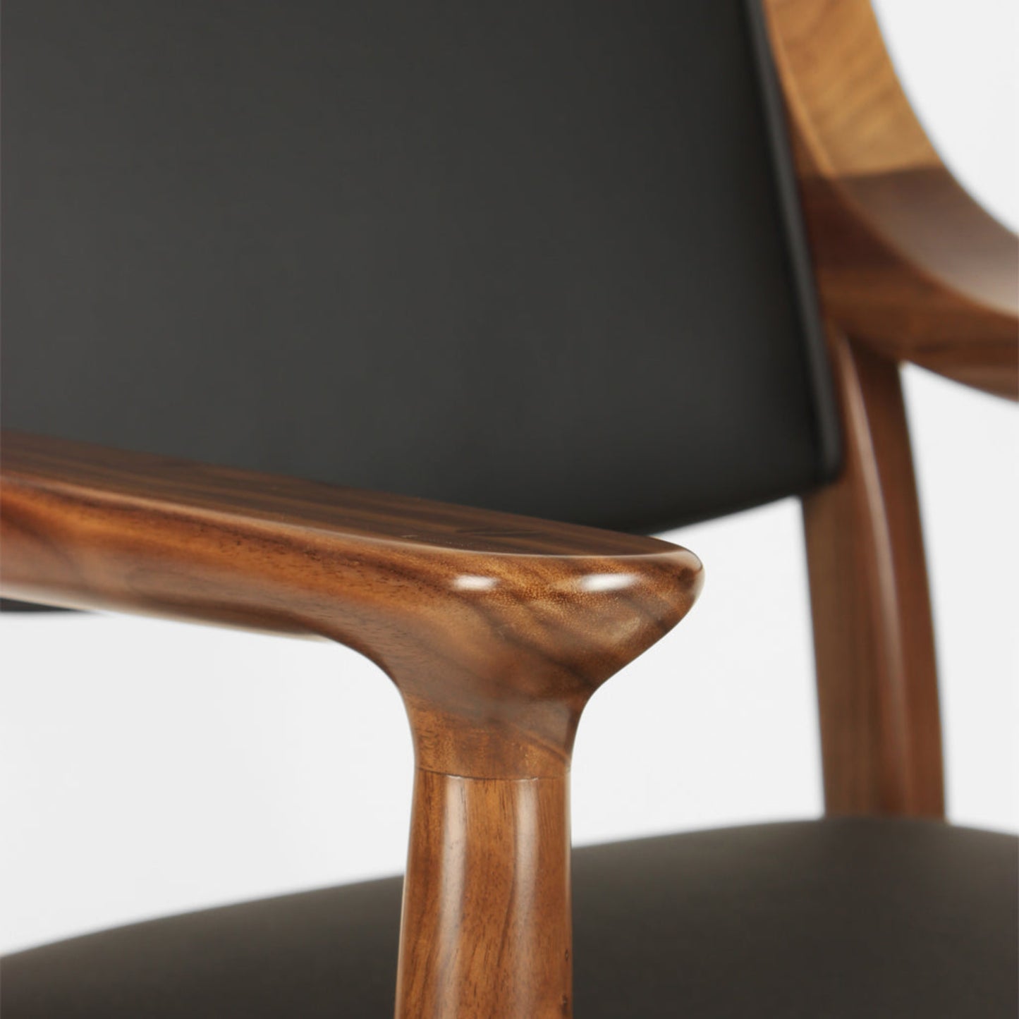 Artelier | Eelis | Chair