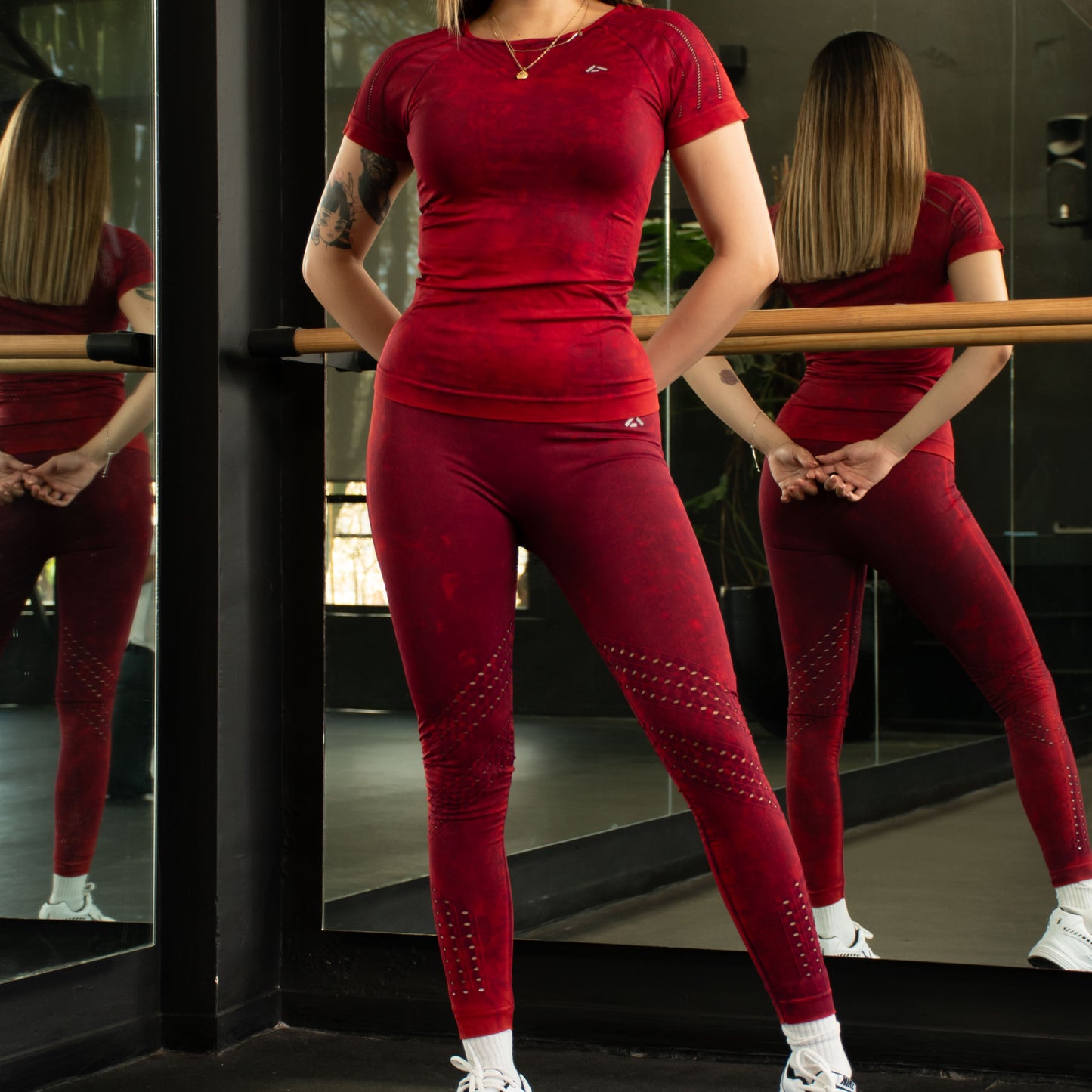 Majo | Mesh-Effect set with Short-Sleeve T-shirt | Red
