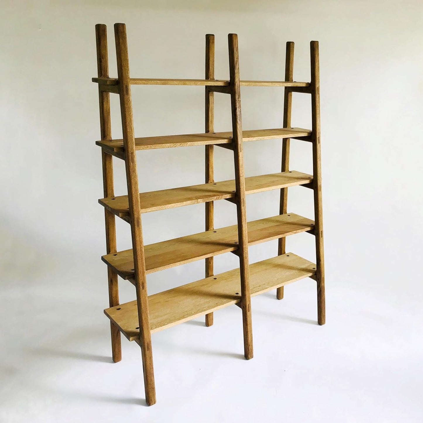 Brossard | Ladder-Style Bookshelf, 5 Shelves | Rosamorada Wood