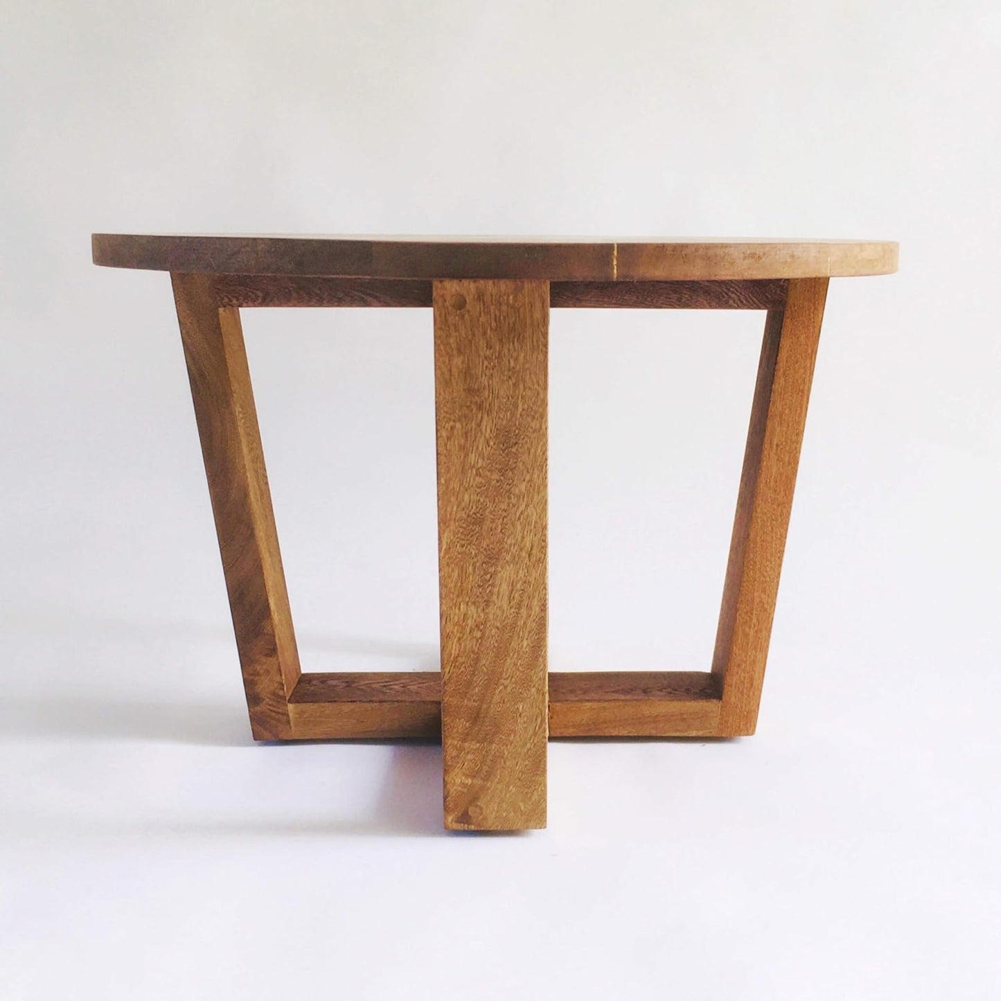 Brossard | Side Table with Trapezoid Base | Natural