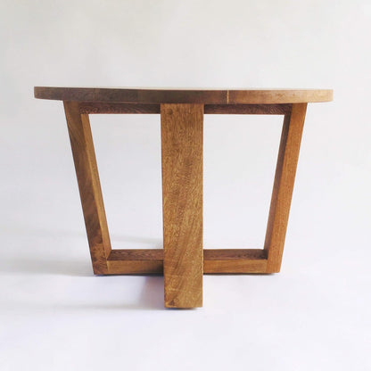 Brossard | Side Table with Trapezoid Base | Natural