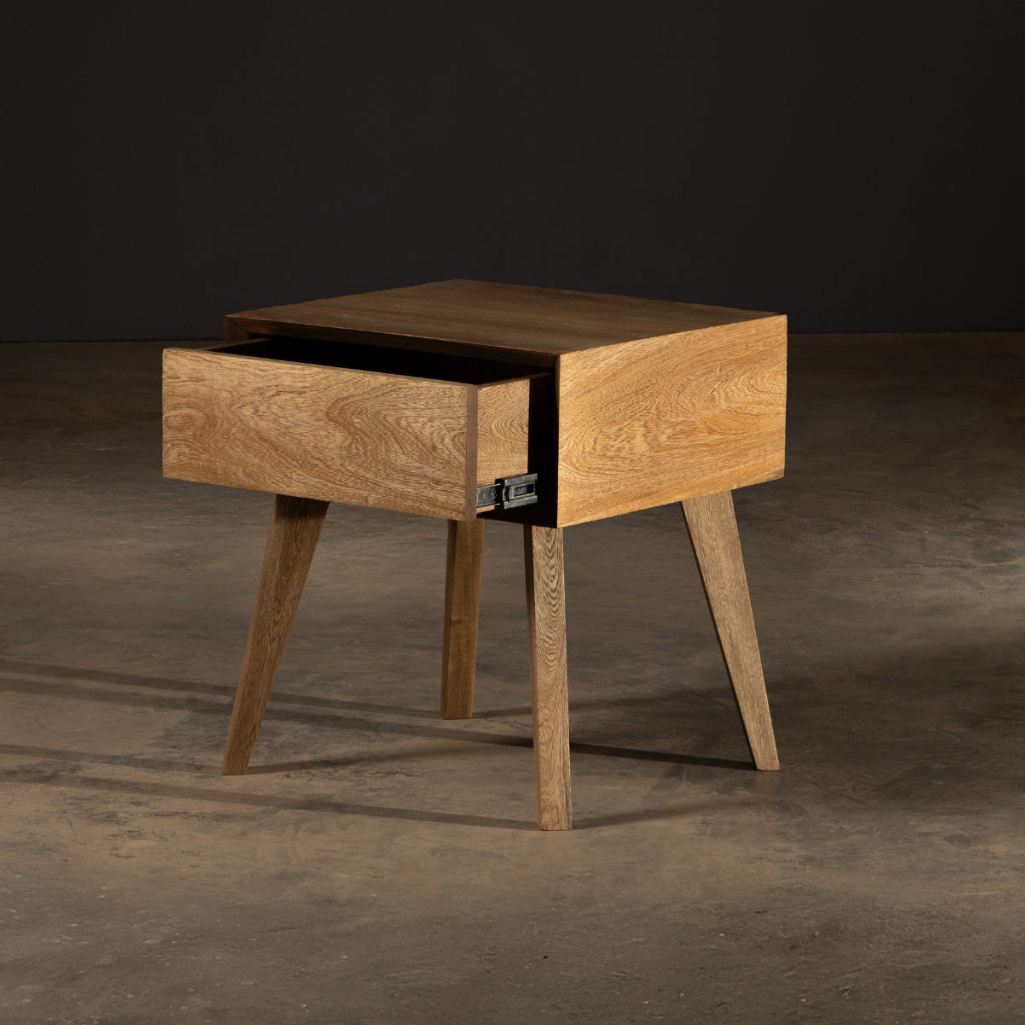 Pergamino | Palermo Nightstand | BURPAUN695