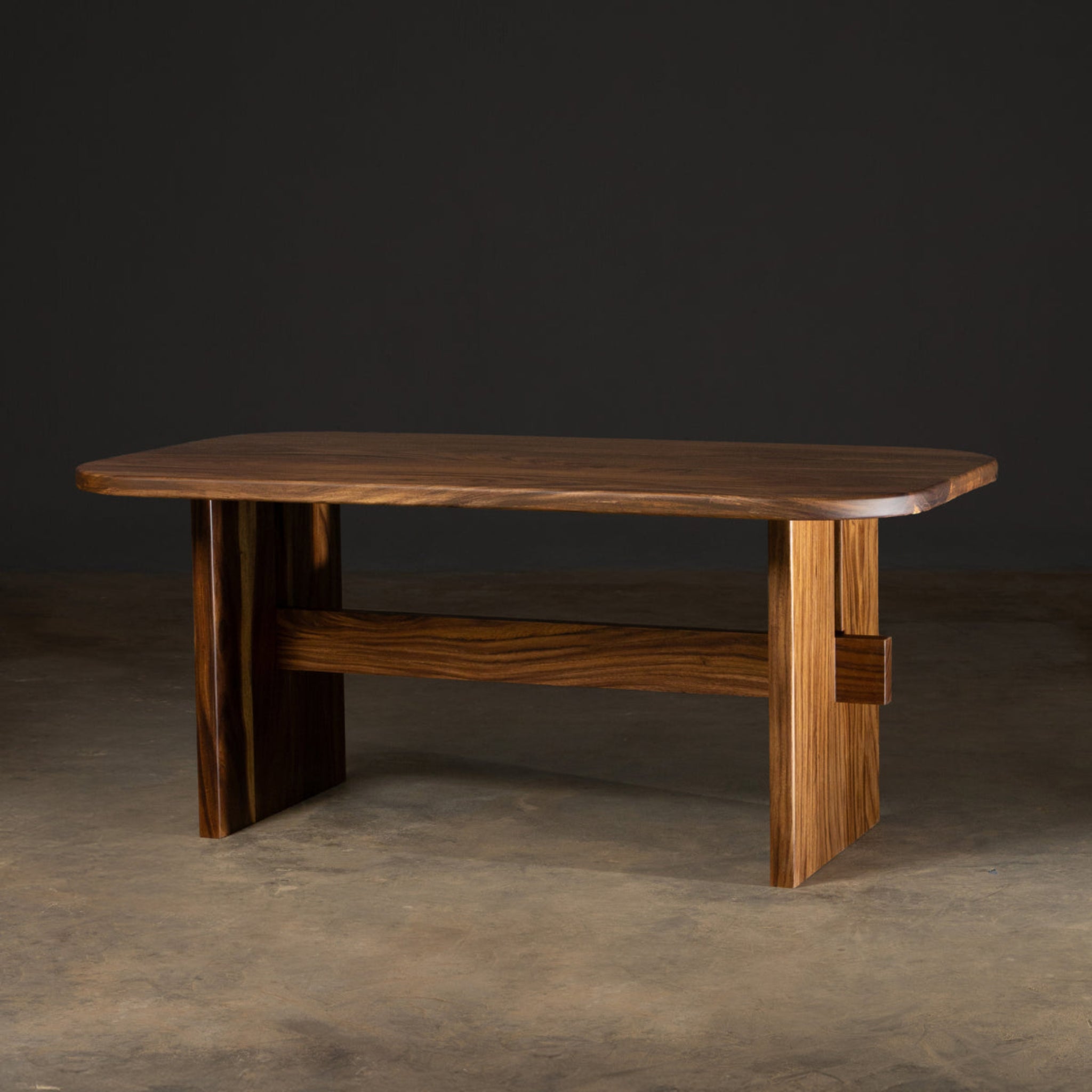 Pergamino | Zicatela Dining Table | COCZIUN390