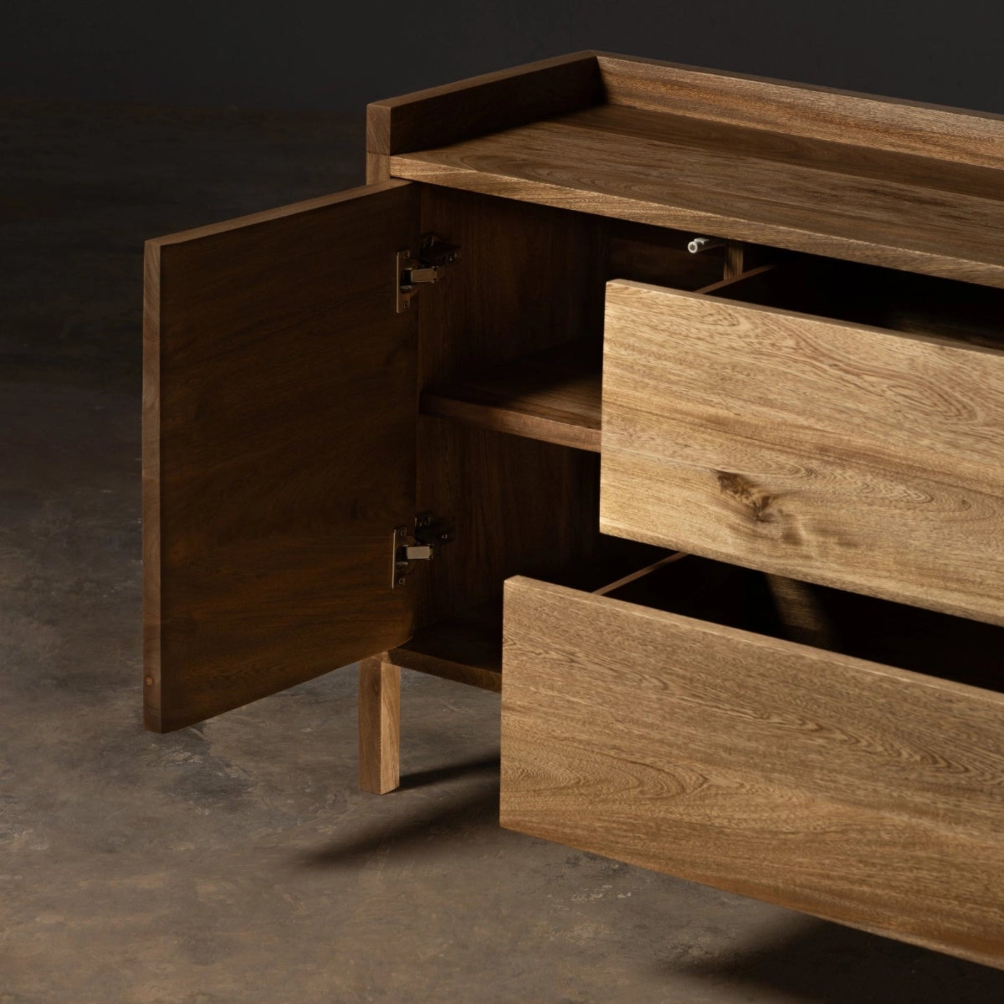 Pergamino | Siqueiros Dining Credenza | CRCSIUN525