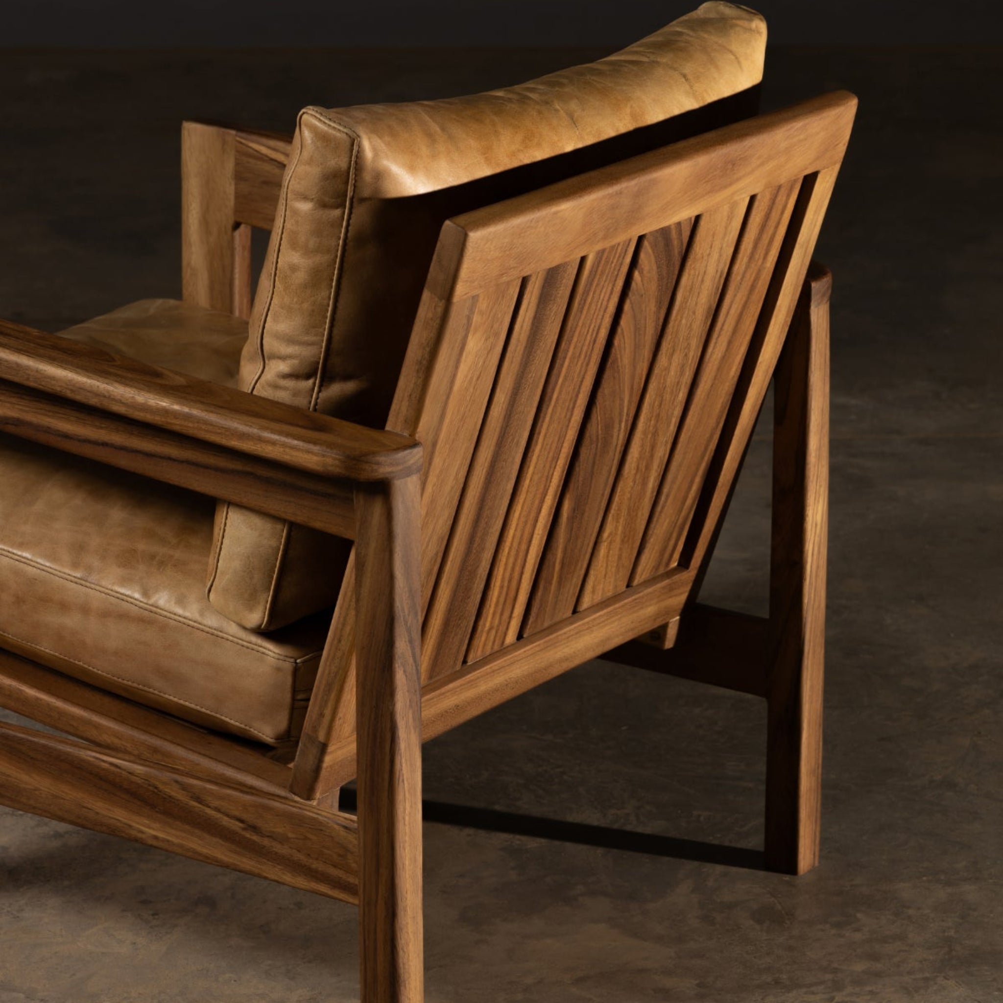 Pergamino | Prado Lounge Chair | SISPRUN413