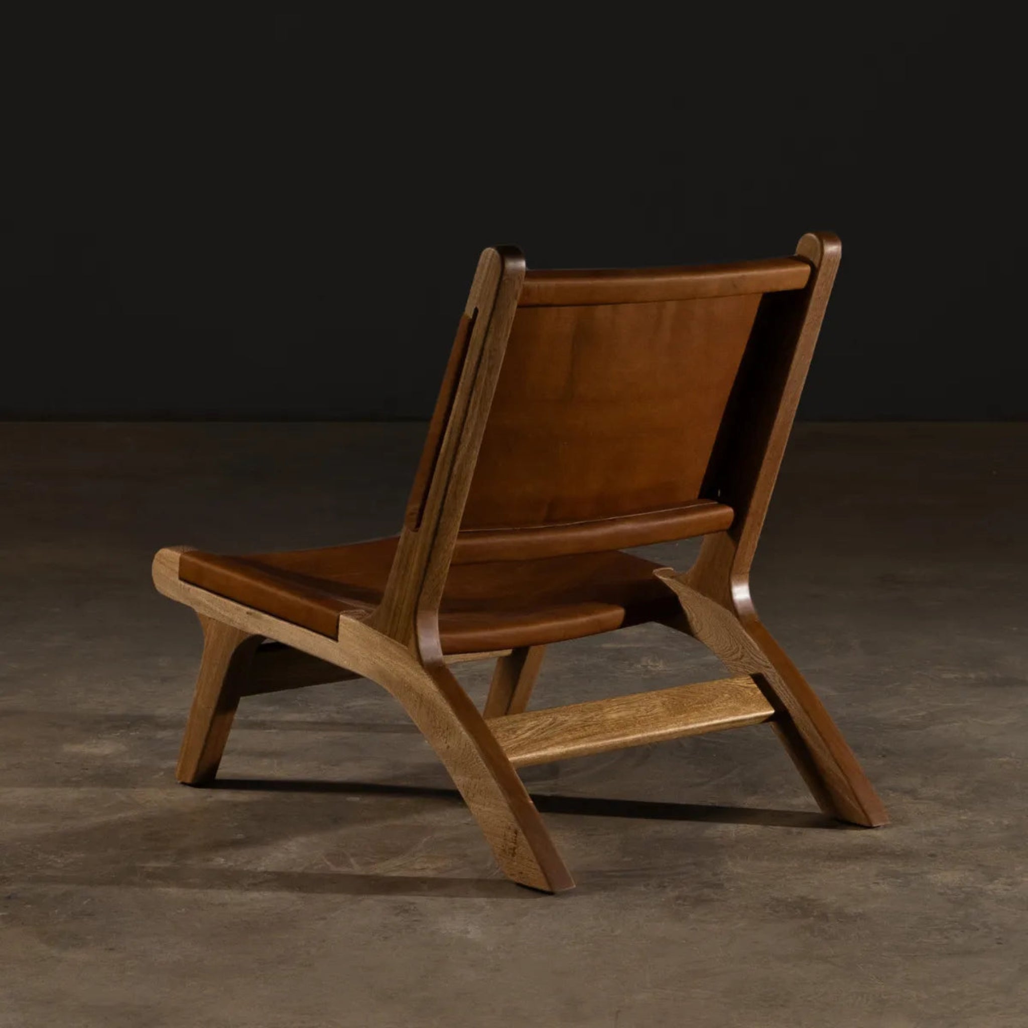 Pergamino | Siqueiros Lounge Chair | SISSIUN699