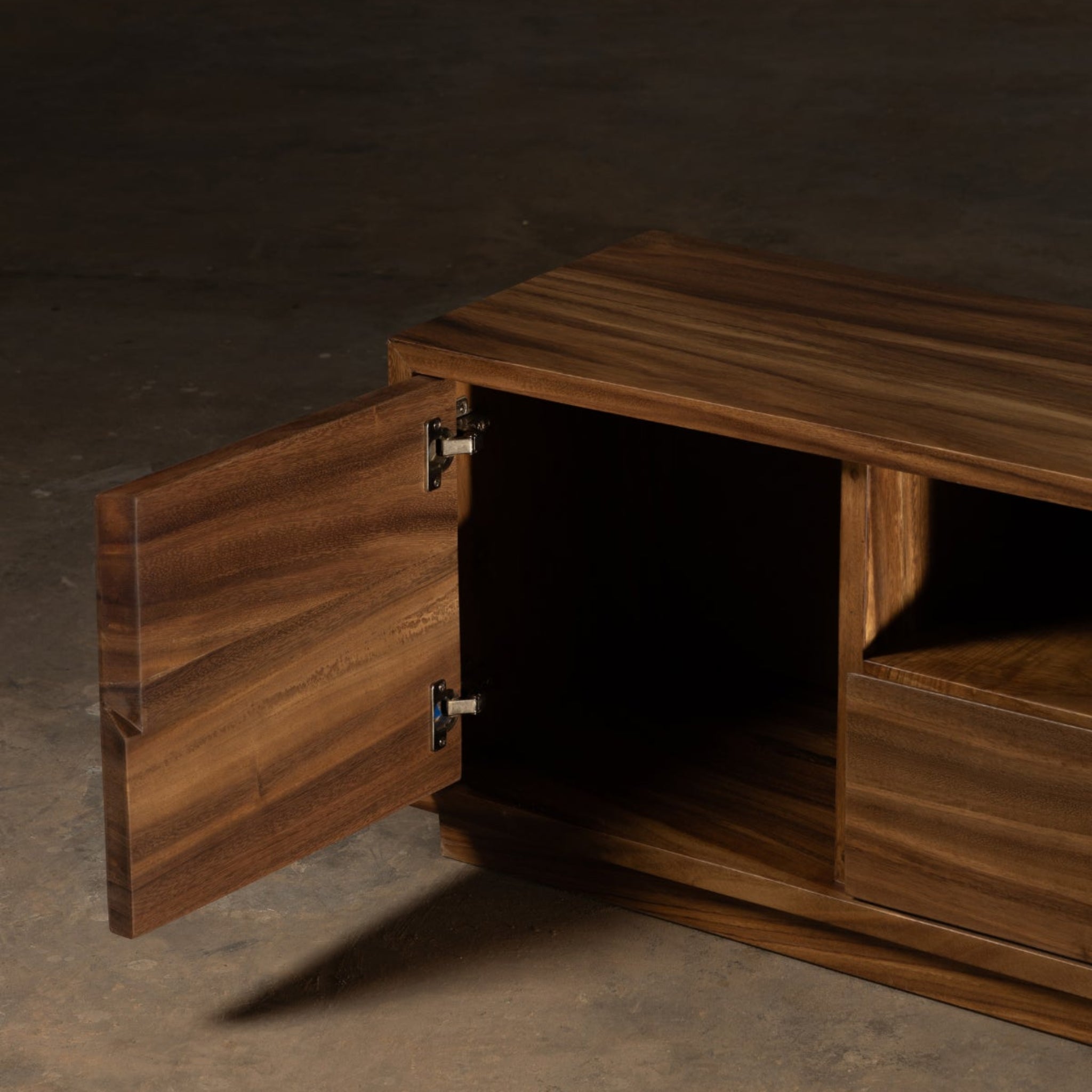 Pergamino | Roma TV Console | TVSROUN576