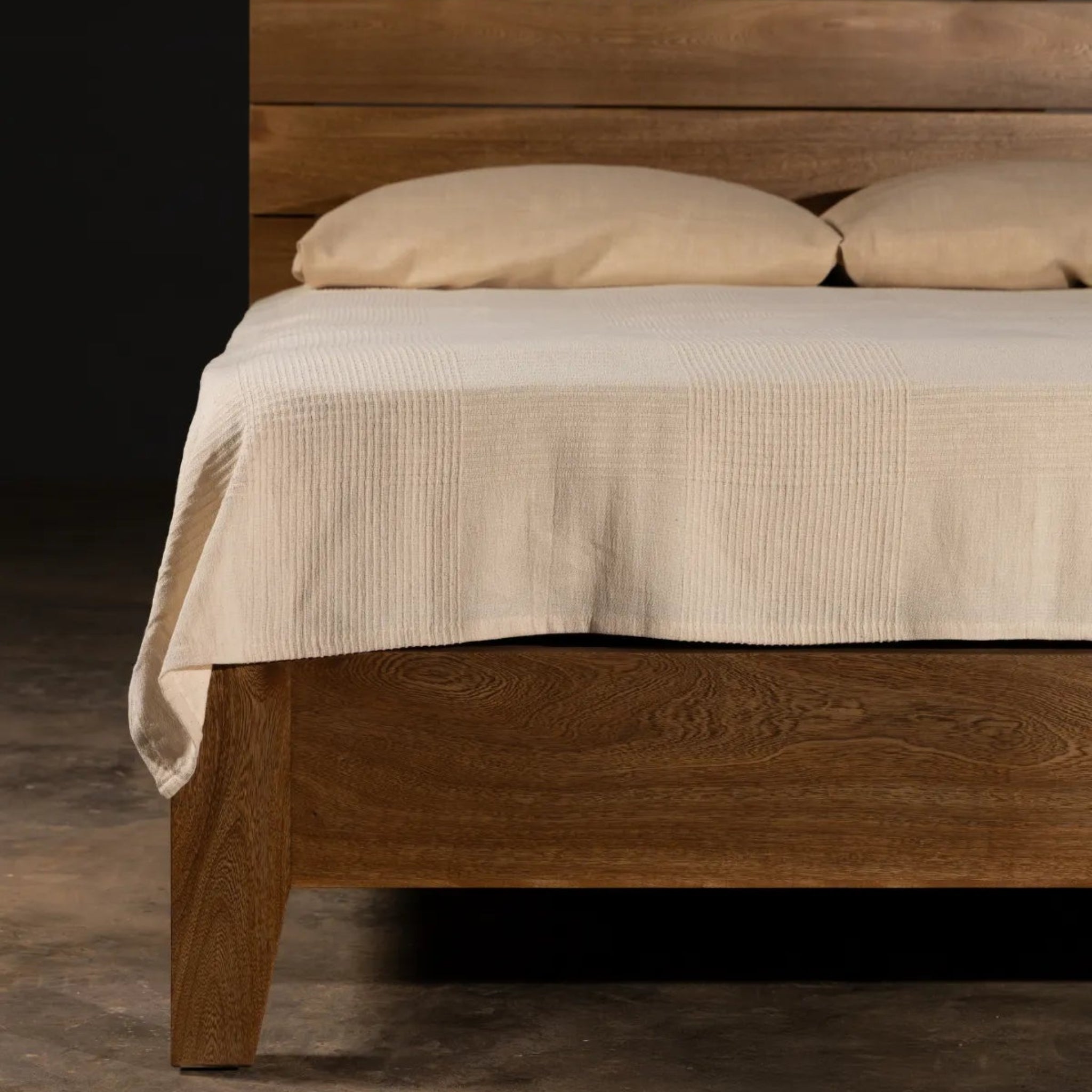 Pergamino | Zicatela Double Bed Base | BCRZIMA981