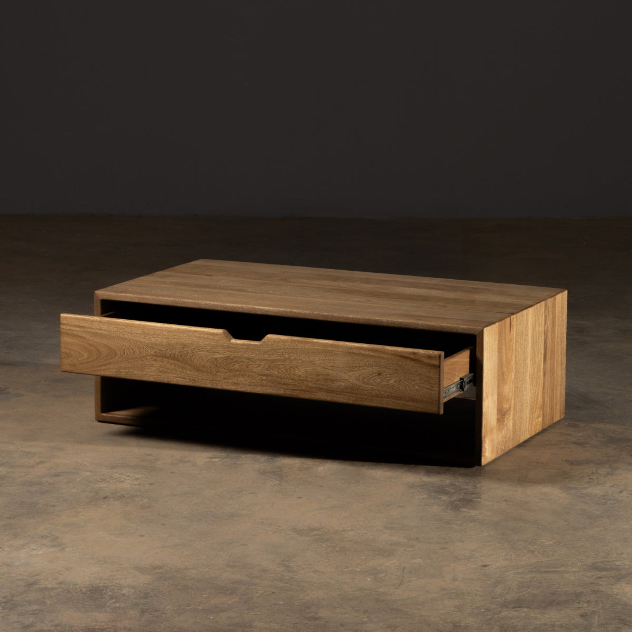Pergamino | Siqueiros Coffee Table | CESSIUN345