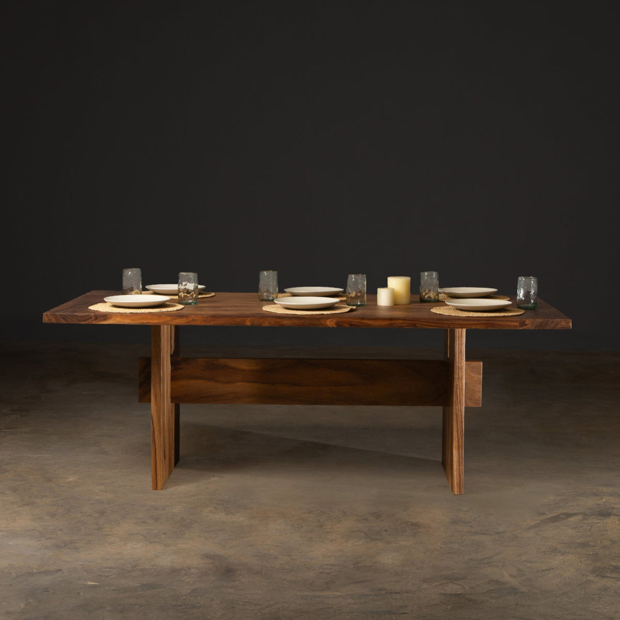 Pergamino | Roma Dining Table | COCROUN879