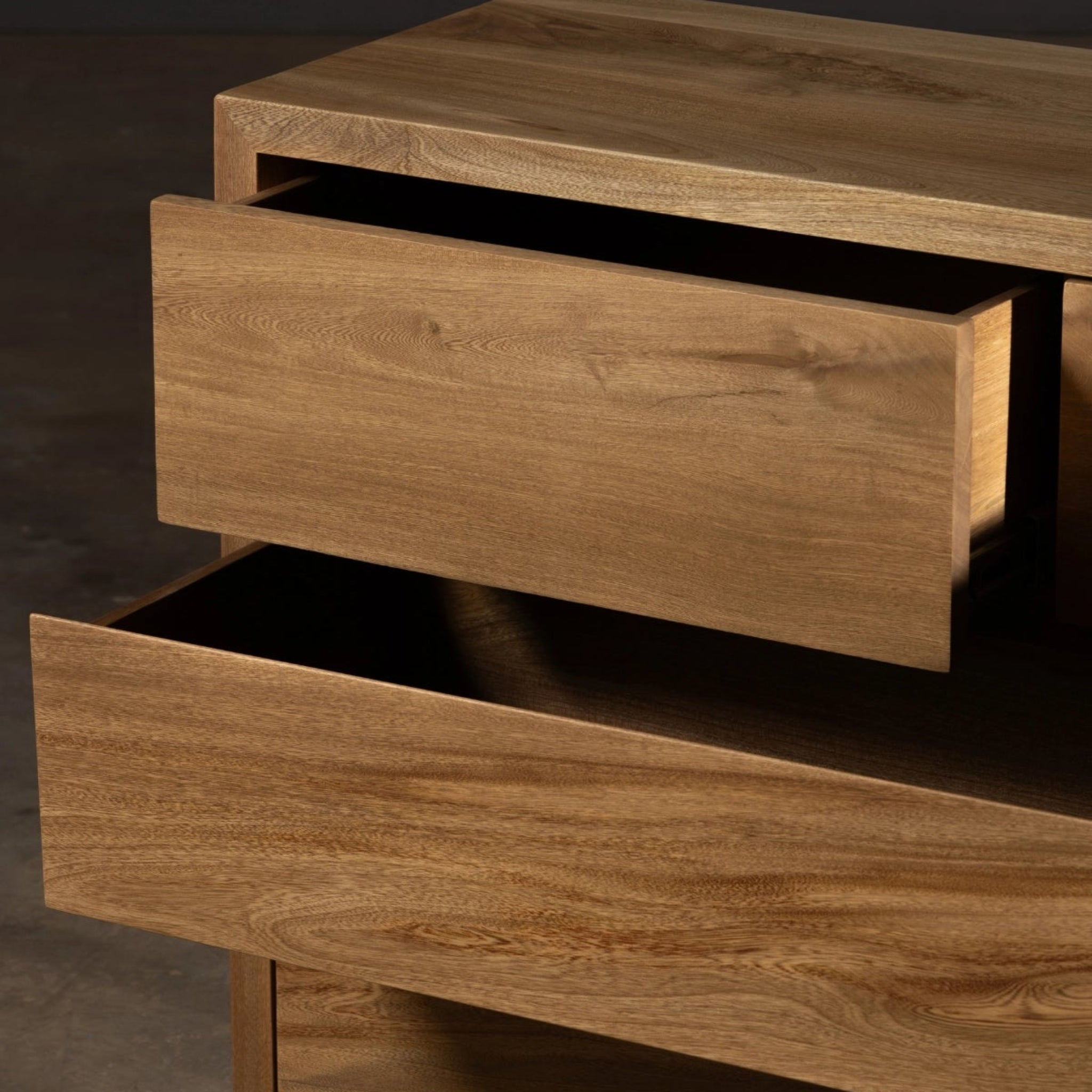 Pergamino | Siqueiros Chest of Drawers | CORSIUN579
