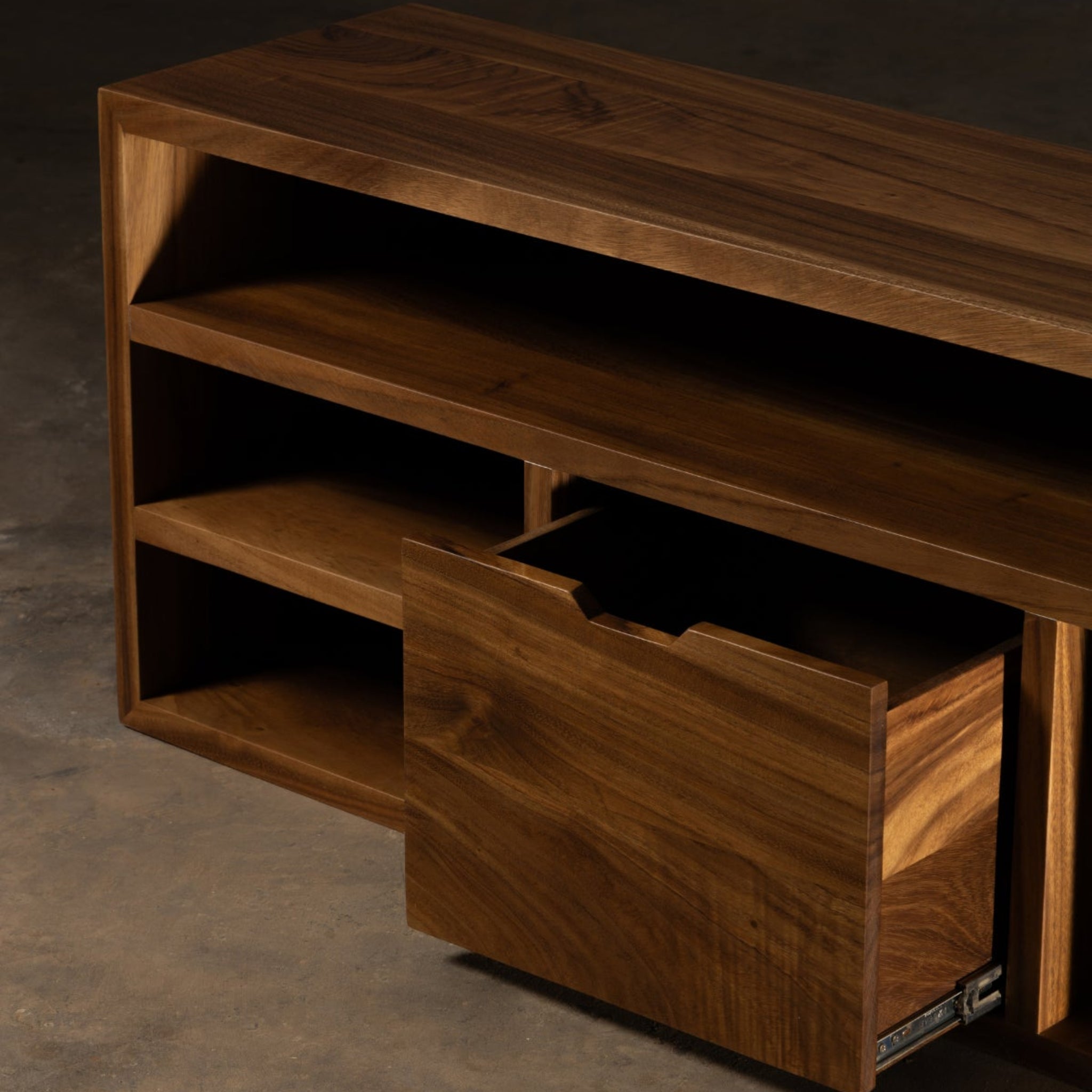 Pergamino | Palermo TV Console | TVSPAUN842
