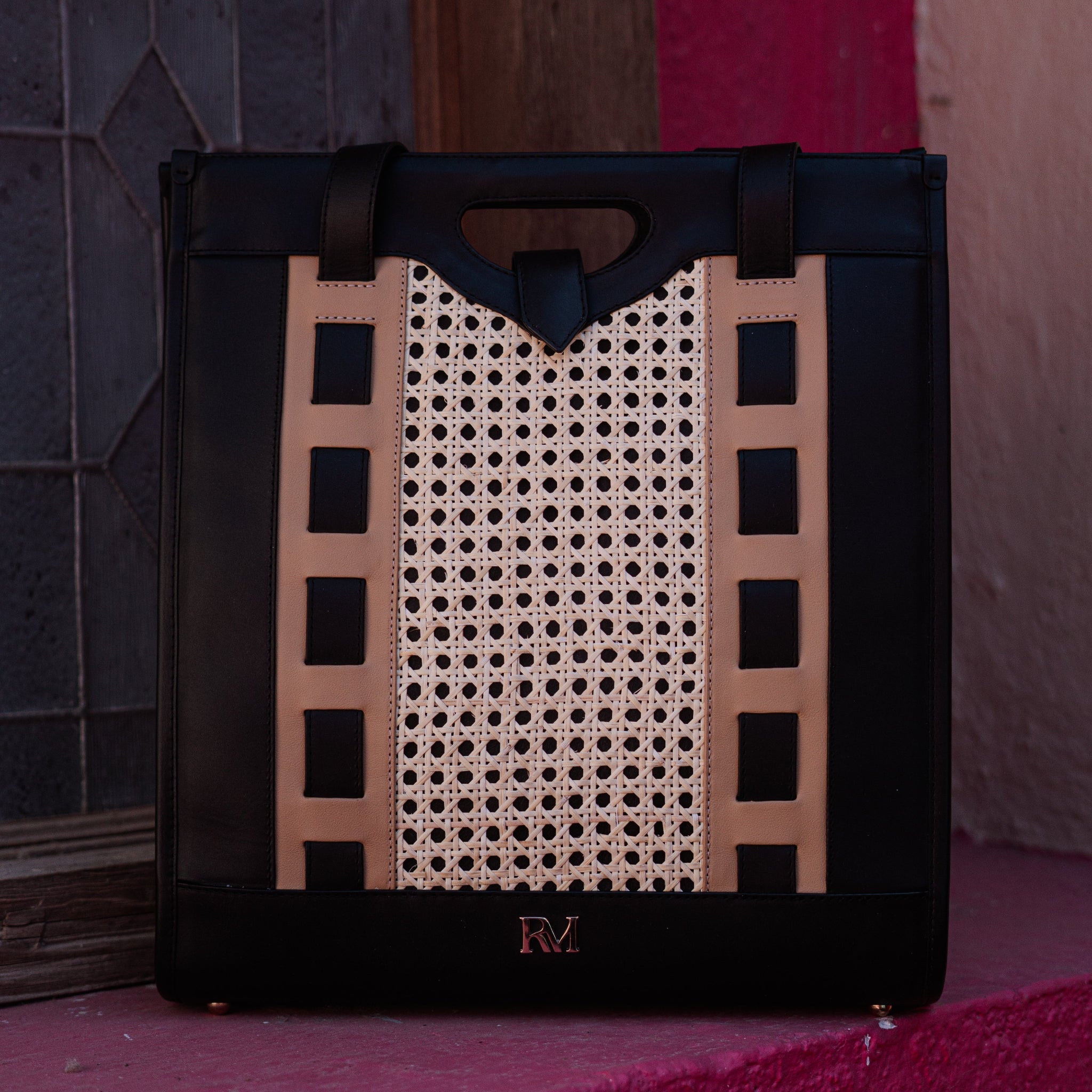 Raíz Mestiza | Amaite Bag from Arameri Collection | Black