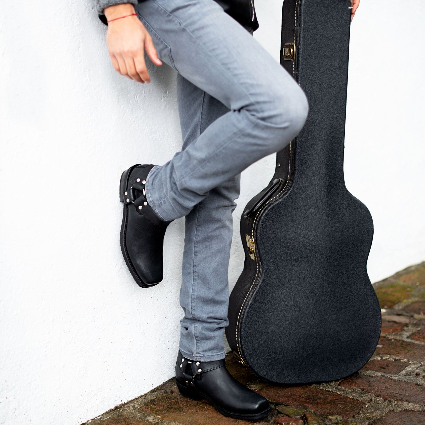 7 Leguas | Men's Leather Biker Short Boot with Rubber Sole style 3600 - Color Black | 3600-AK