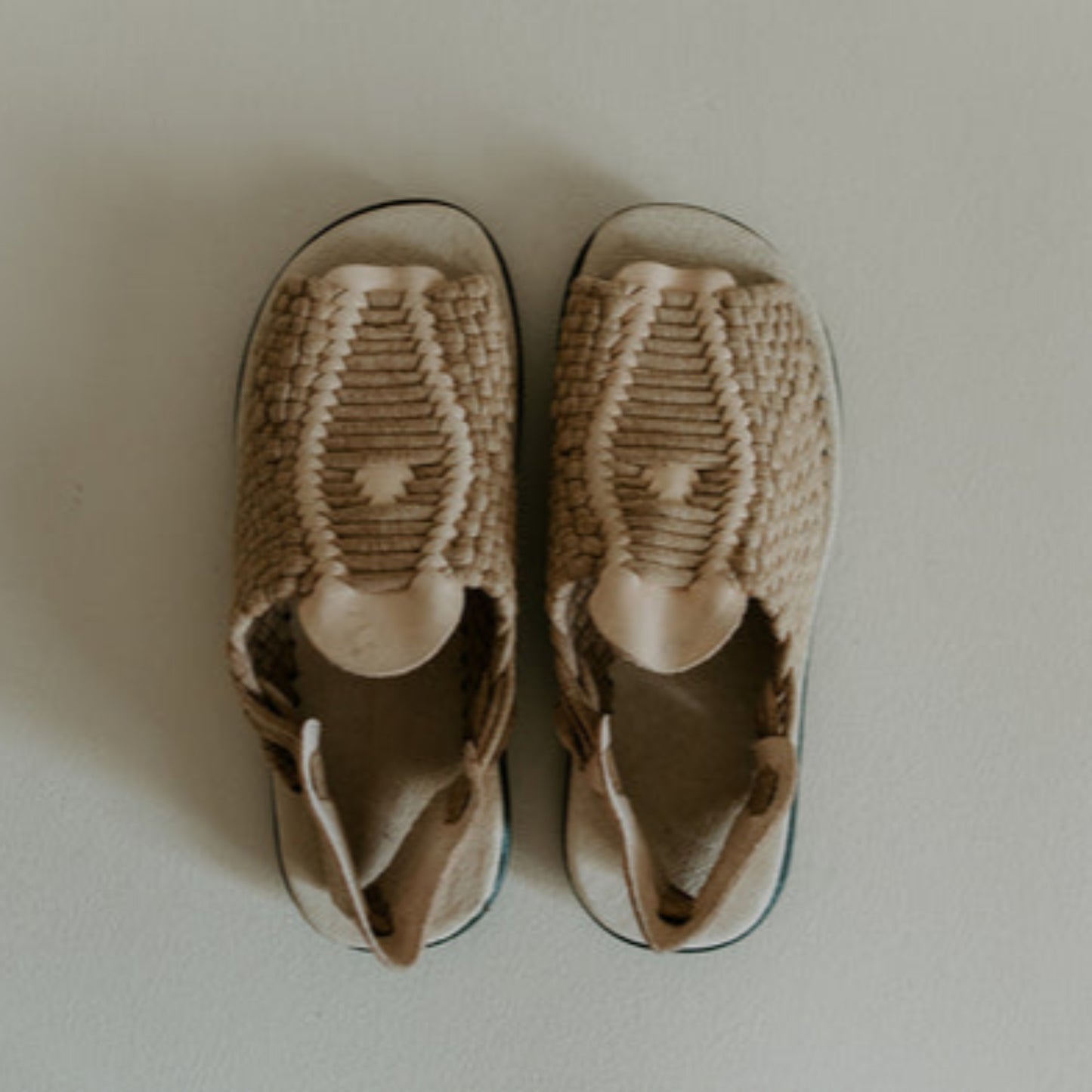Kwara |  Men´s Sandals Black, Black & White, Beige | Chico