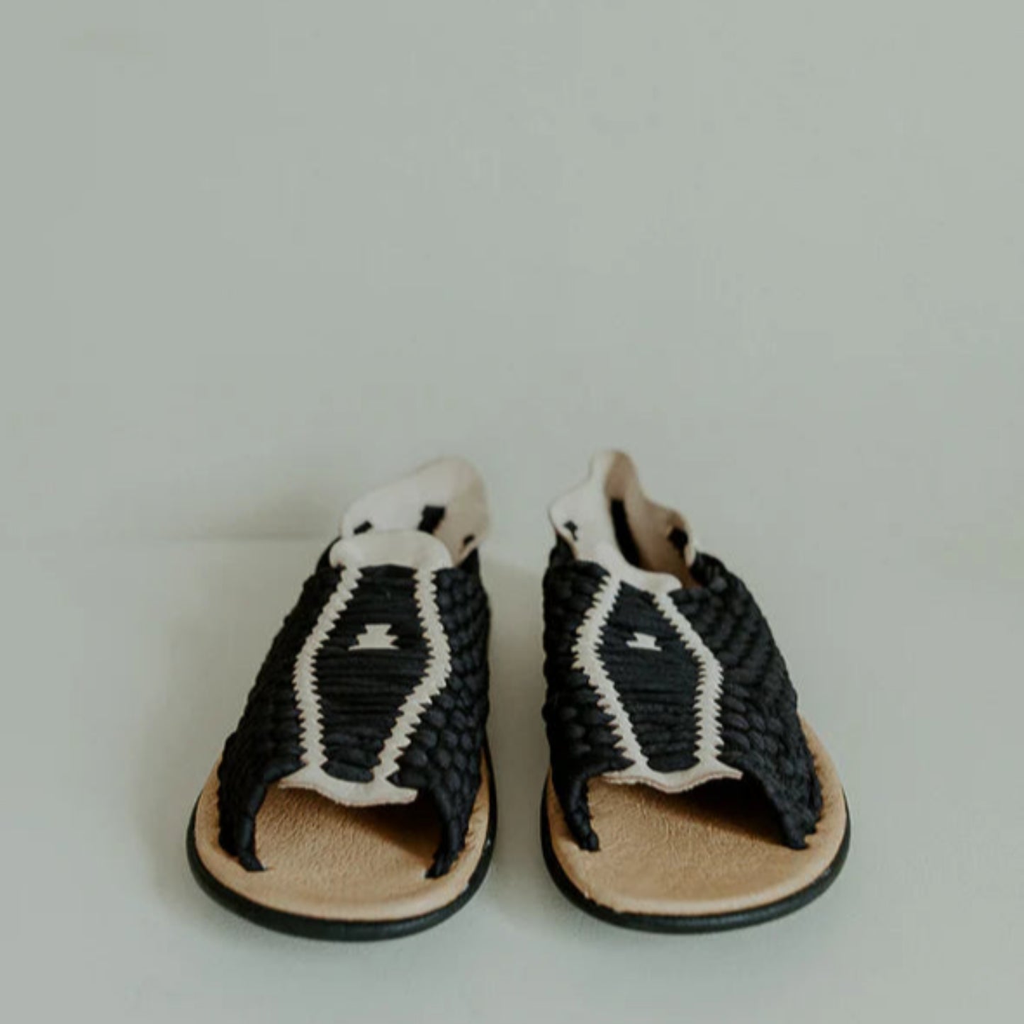 Kwara |  Men´s Sandals Black, Black & White, Beige | Chico
