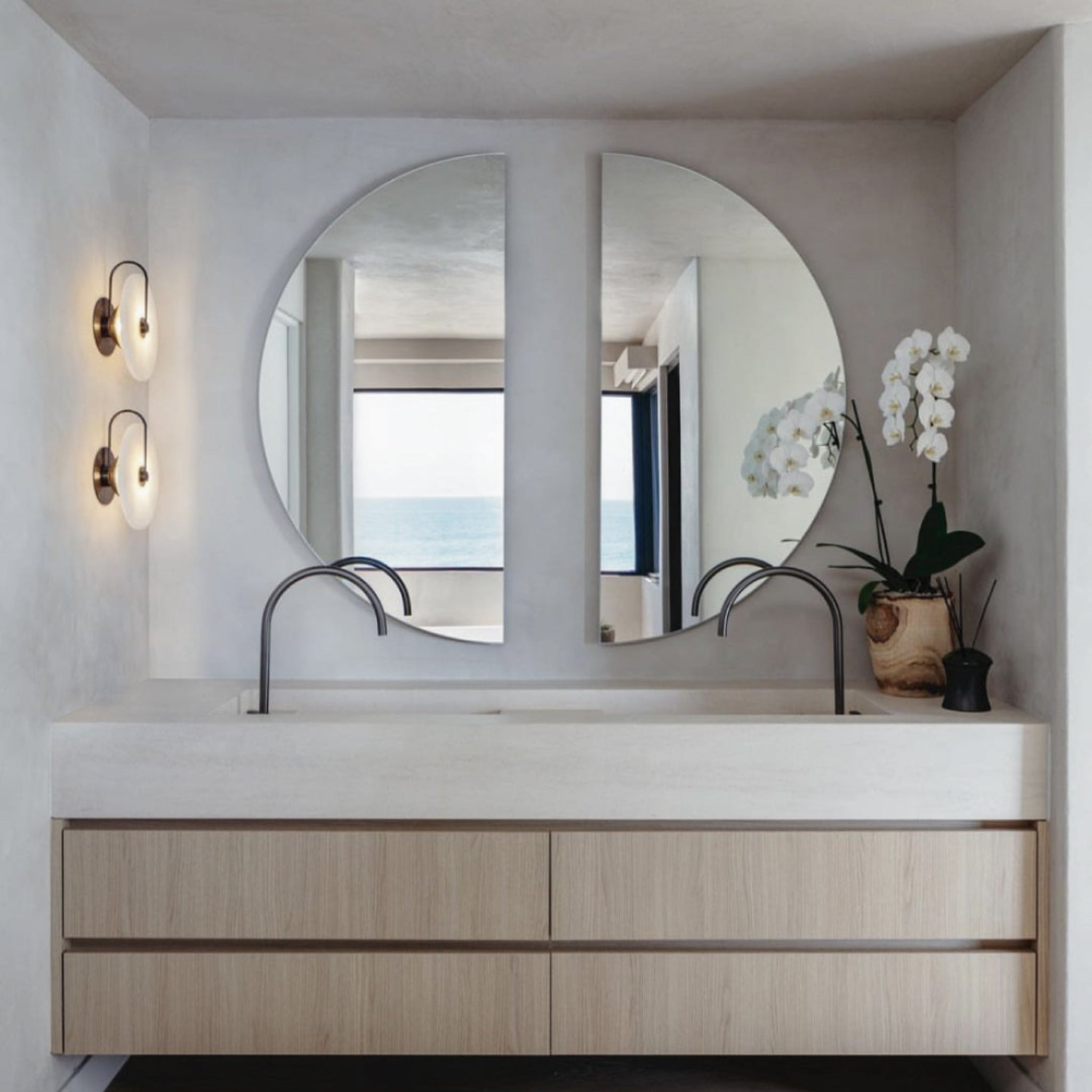 Admirror | The Half Moons Mirror