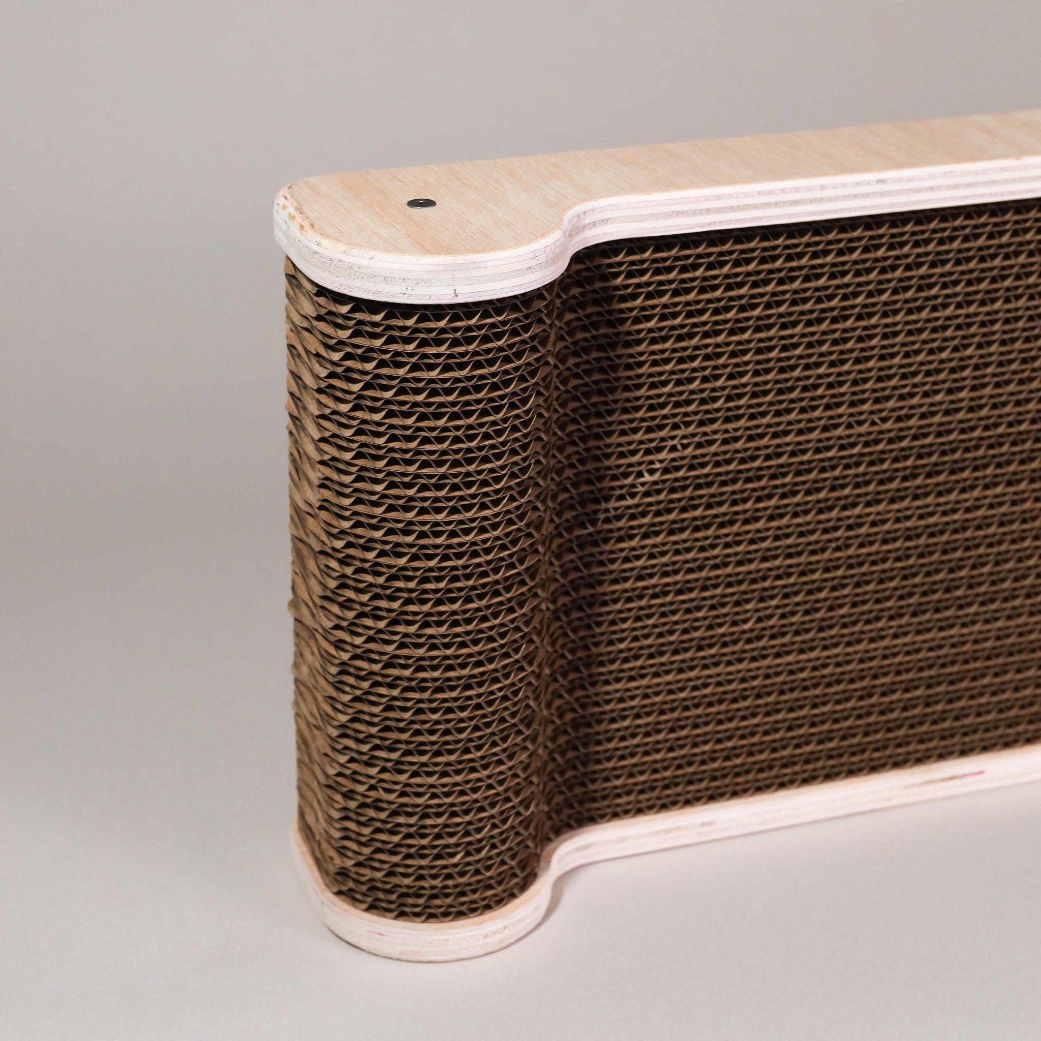 Petisy | The Reka Cat Scratcher