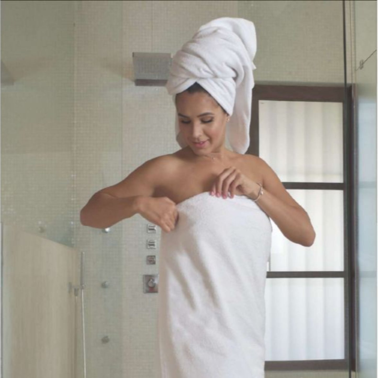 Decoravita | Pool Towel | White