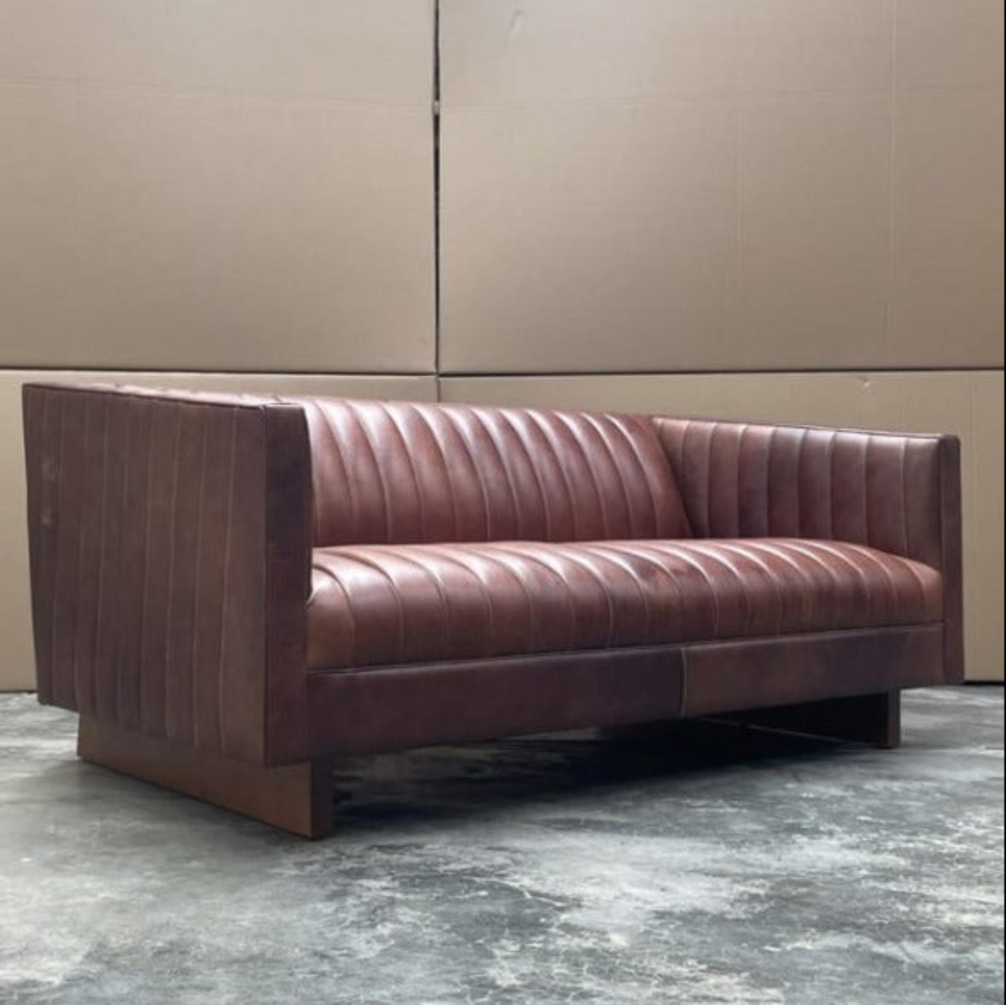 Natural Leather | Wallace Especial 130 Sofa | Angelina Henna