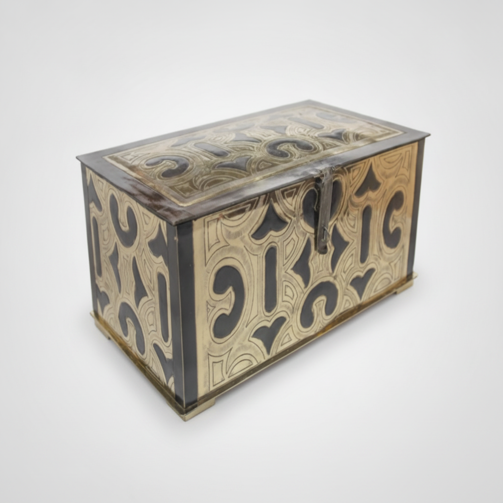 Corda Kapara Trunk in alpaca metal, studio product photo