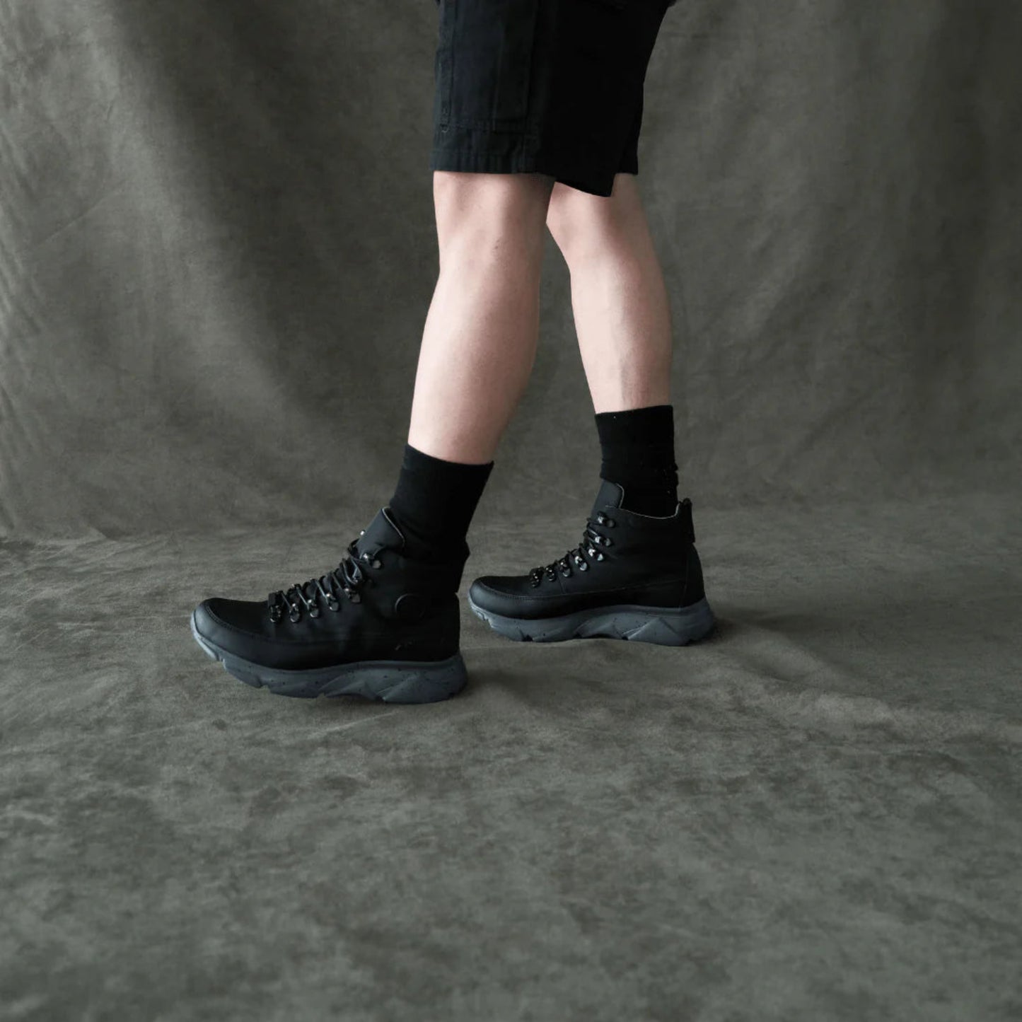 Aretina | Lottus | Men's Urban Adventure Boot | Black Leather