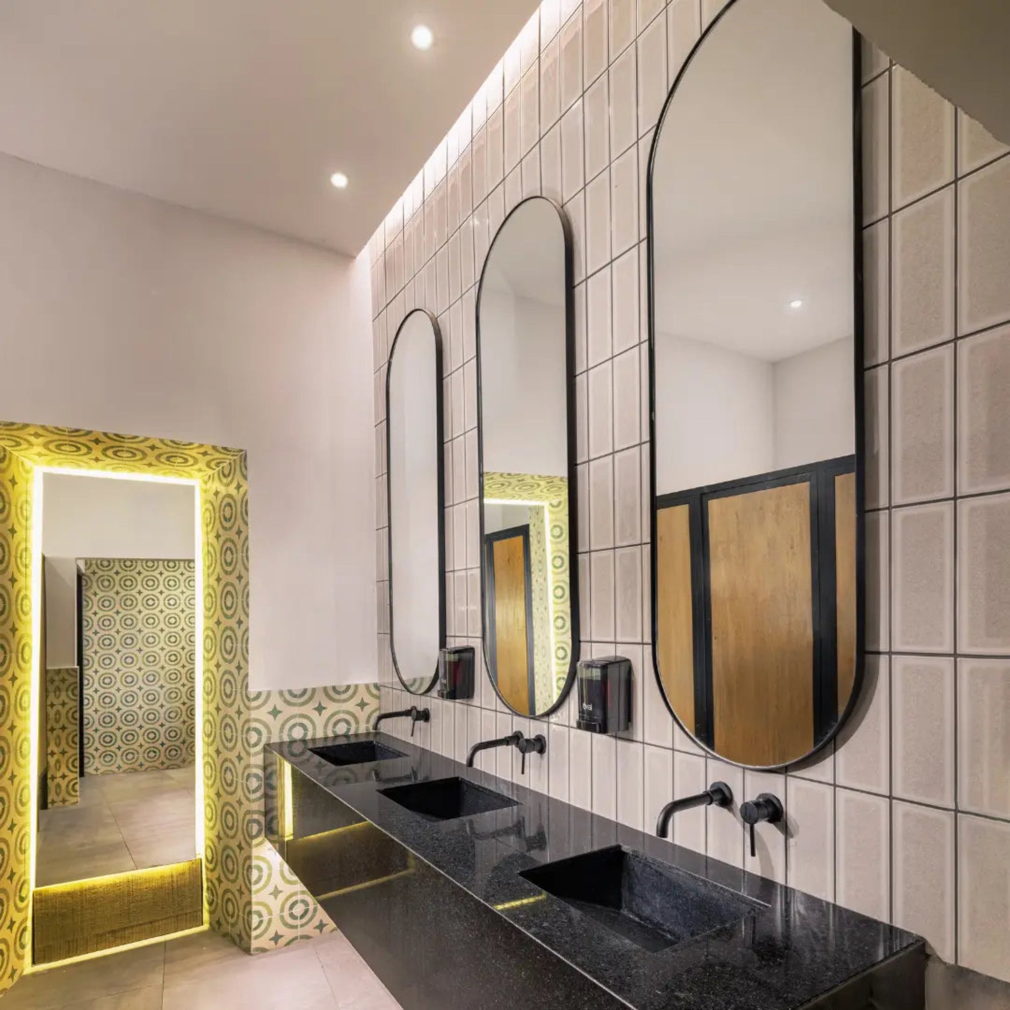 Admirror | Nora Contemporary Mirror | Black