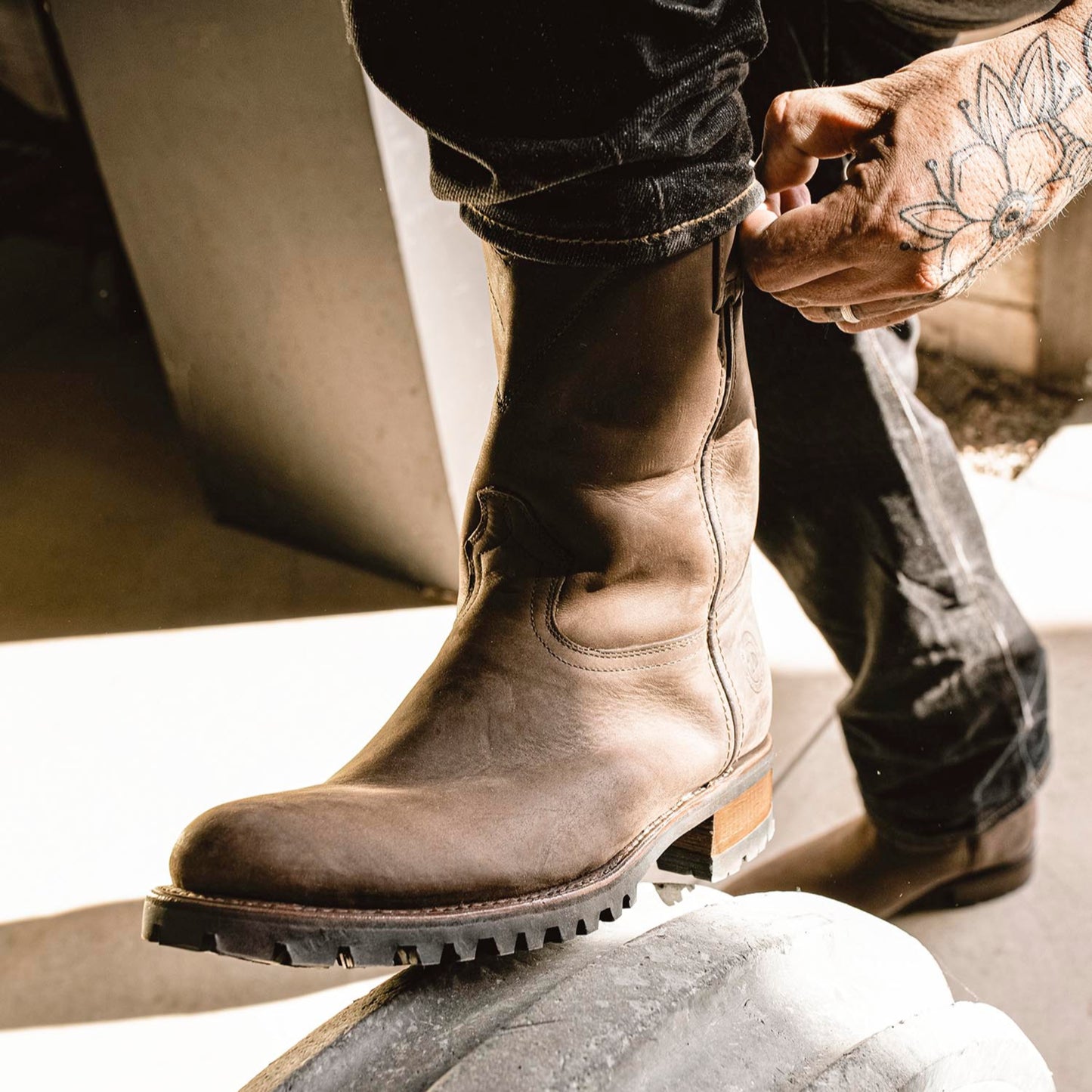 7 Leguas | Men's Leather Roper Boot Track Sole Style 1000 - Color Brown | 1000-JF